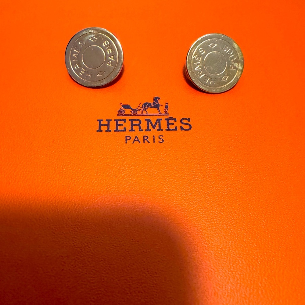 Hermes Gold Disc earrings . Very good condition